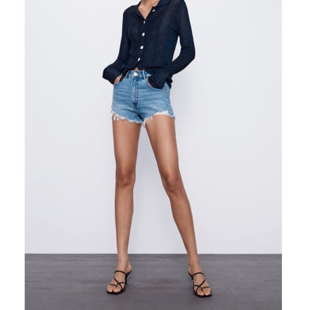 NWT Zara High-Wasted Jean shorts